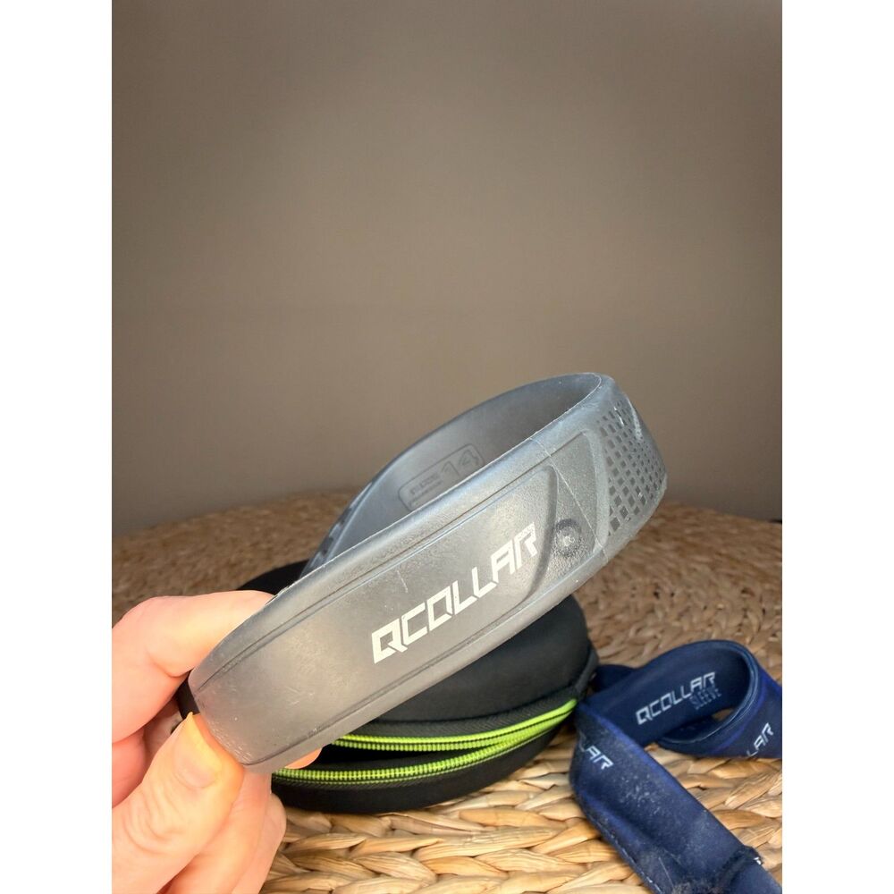 Q-Collar Size 14 with Navy Cover & Case – Includes Sizing Guide